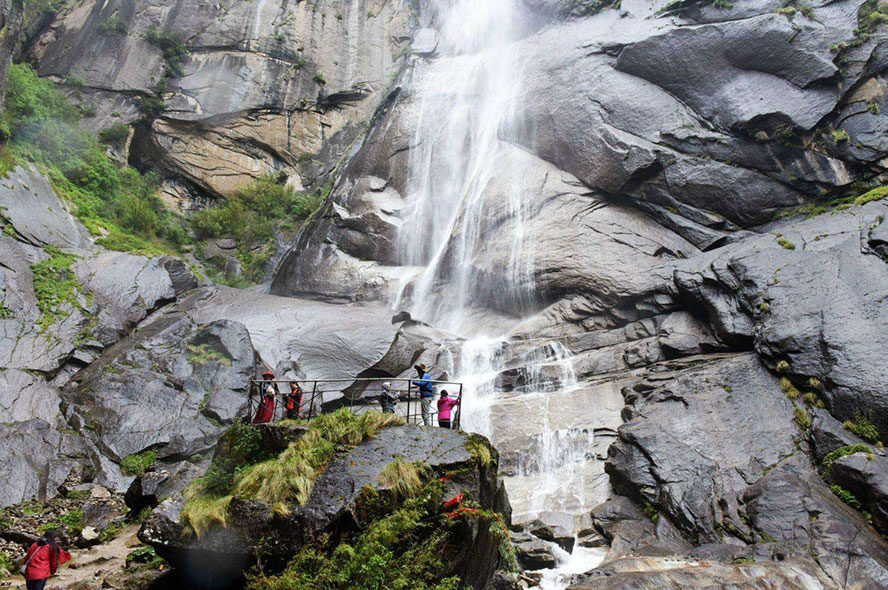 16 Days Tibet to Xinjiang Overland Trip