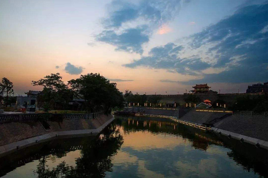 16 Days Xining - Lhasa - EBC Train Travel