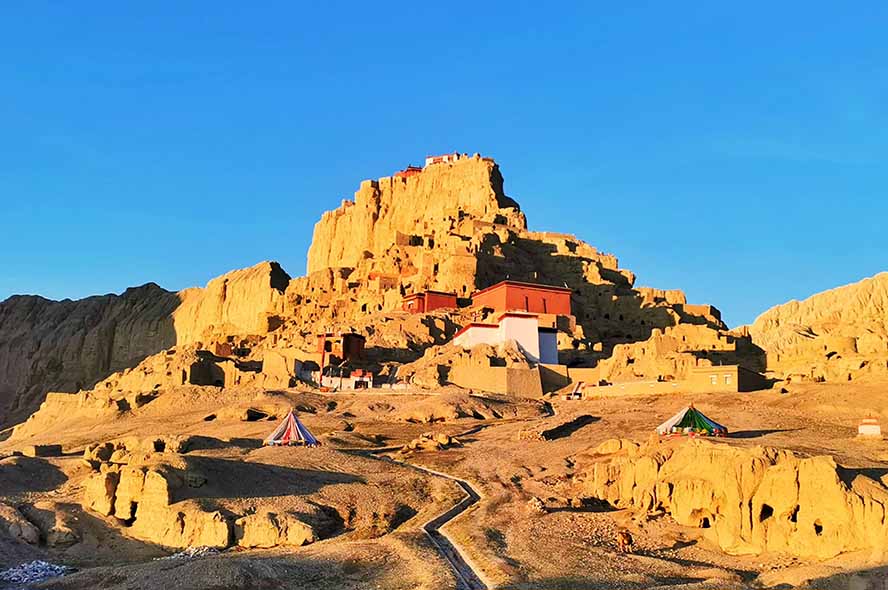 13 Days Tibet Overland Group Tour: EBC, Kailash Kora & Guge Ruins (Gyirong Border Exit)