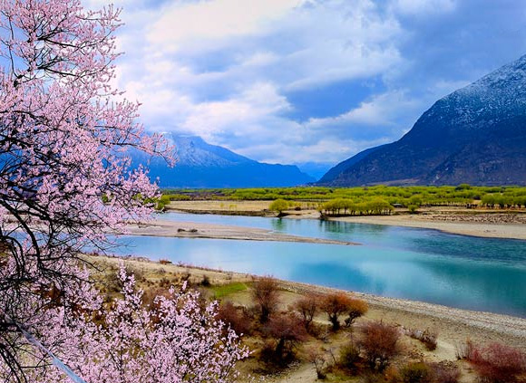 16 Days Tibet to Xinjiang Overland Trip